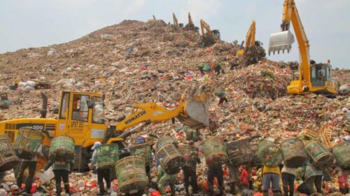 Sampah Plastik Di Indonesia Kian Menggunung dan Rusak Alam